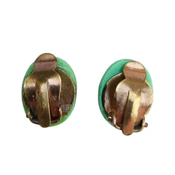 Vintage Cameo Earrings Gold Clip On Green & White Resin Renaissance Head Female - Picture 3 of 6
